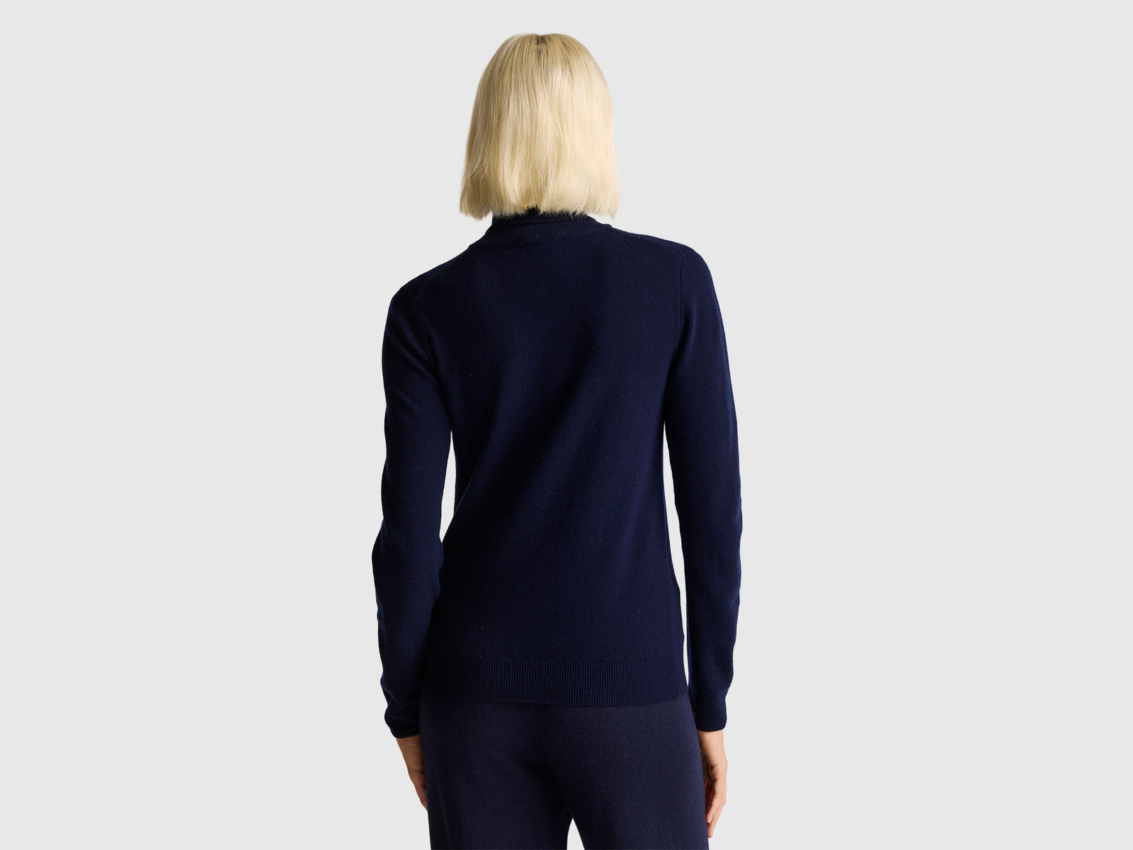Dark blue turtleneck in pure Merino wool - ucb_image_B