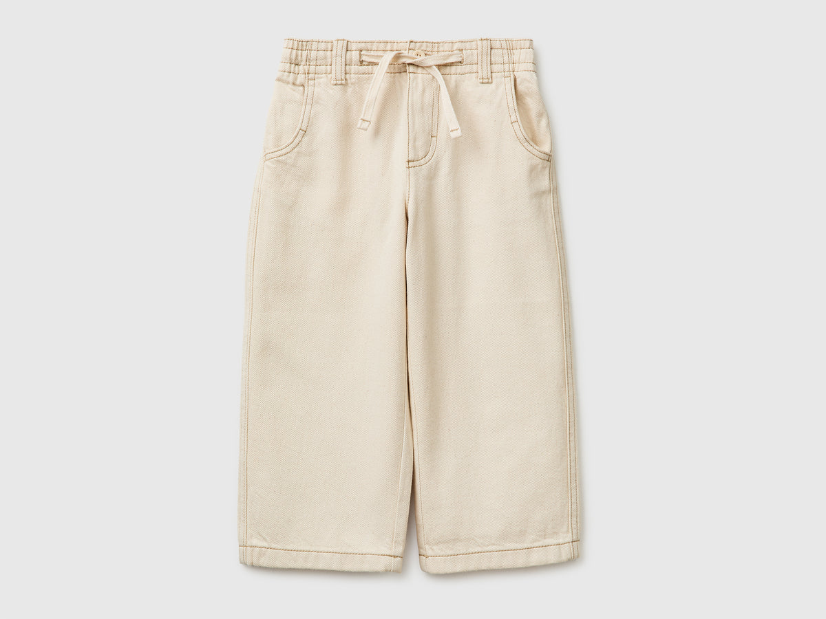 Loose fit trousers drawstring