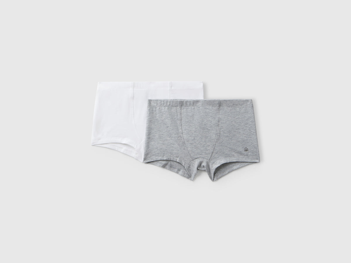 Two boxers stretch cotton