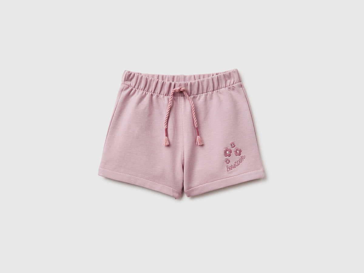 Fleece shorts floral embroidery