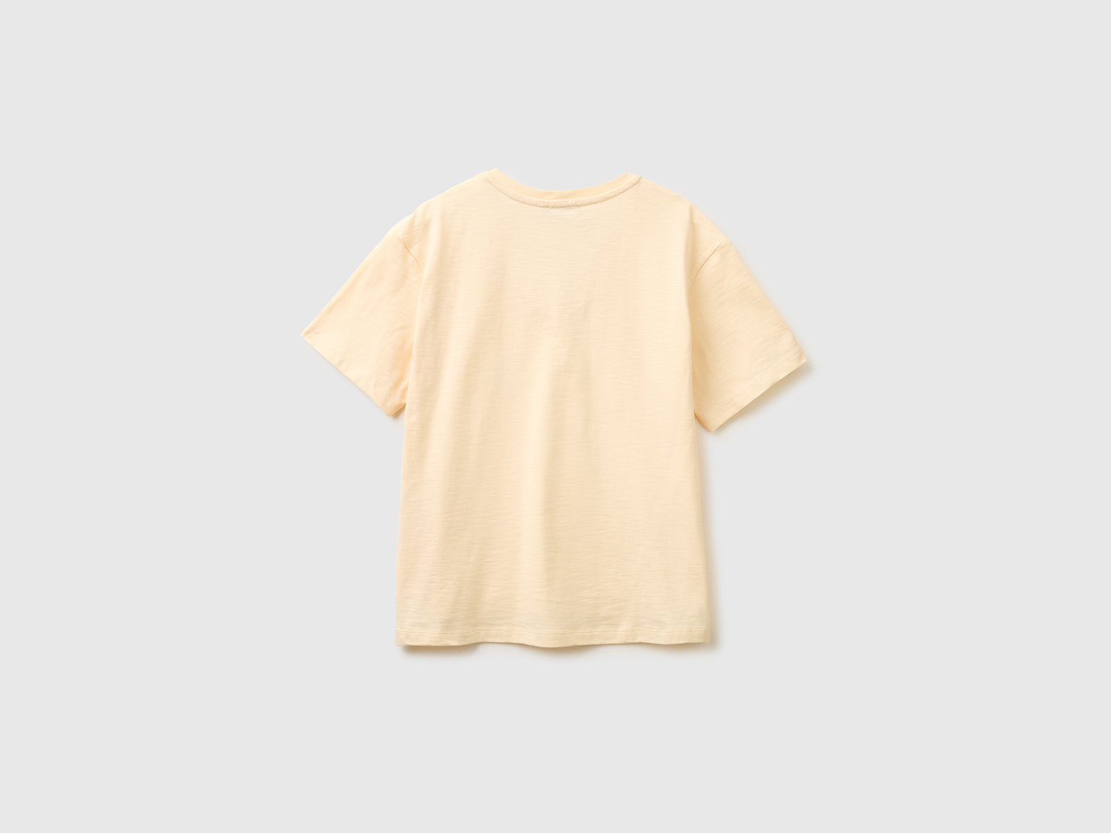 V-neck t-shirt in lightweight cotton - ucb_image_BS
