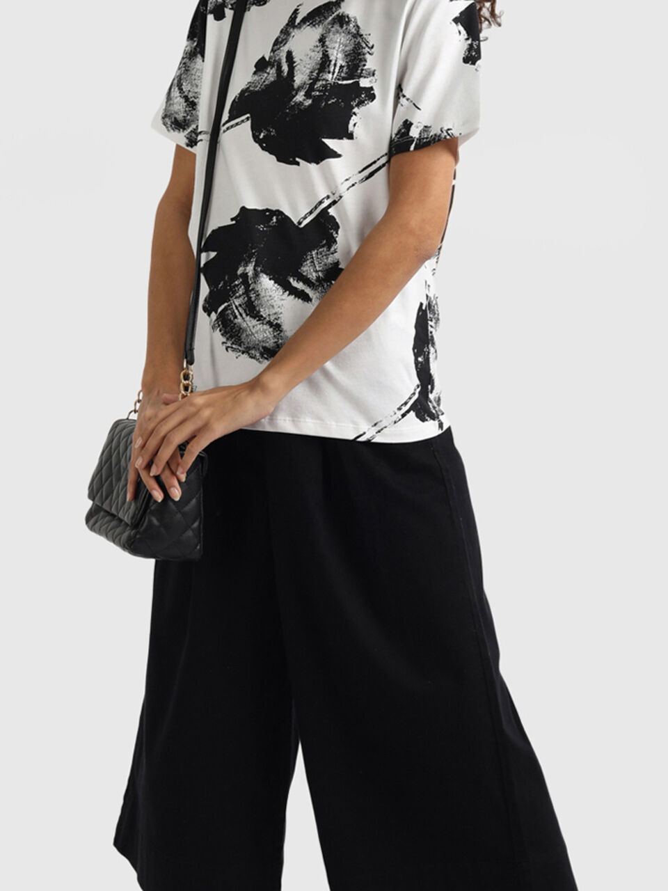 T-Shirt With Natural Vibes Print image number null