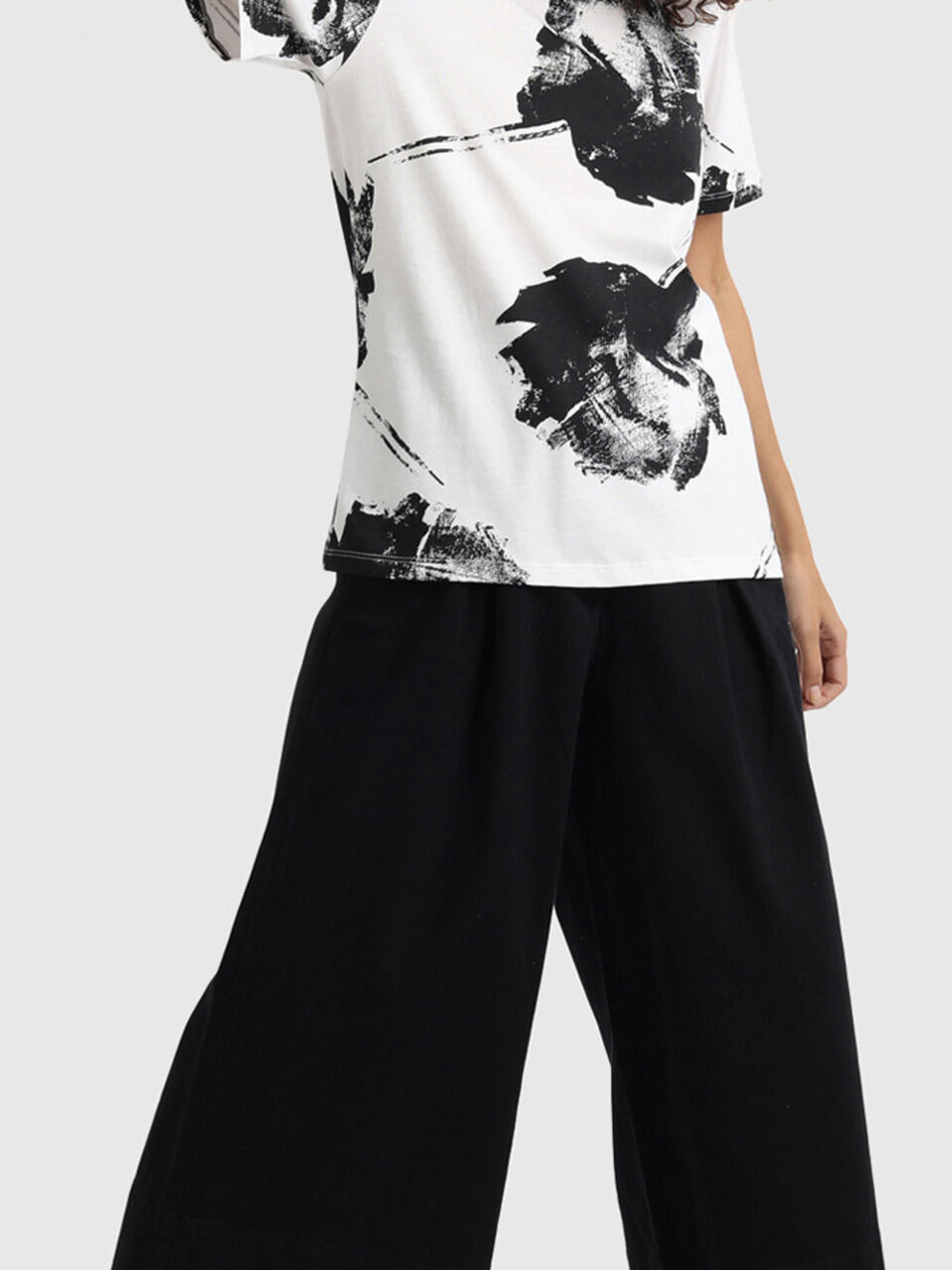 T-Shirt With Natural Vibes Print image number null