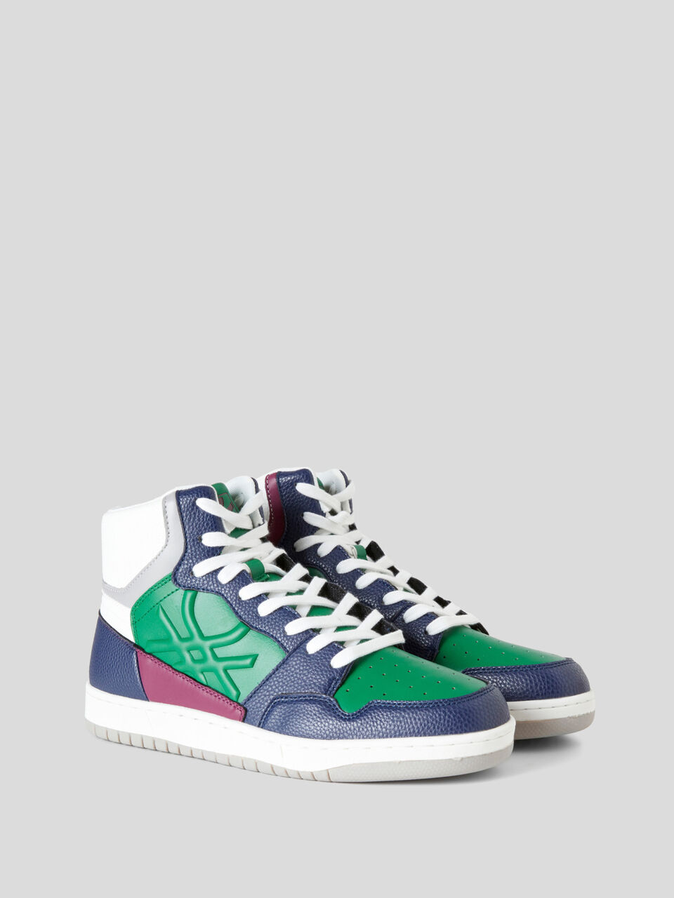 Sneakers image number null