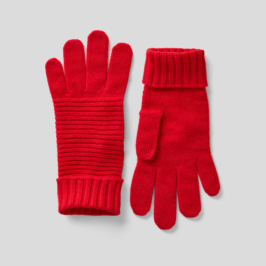 Wool blend gloves