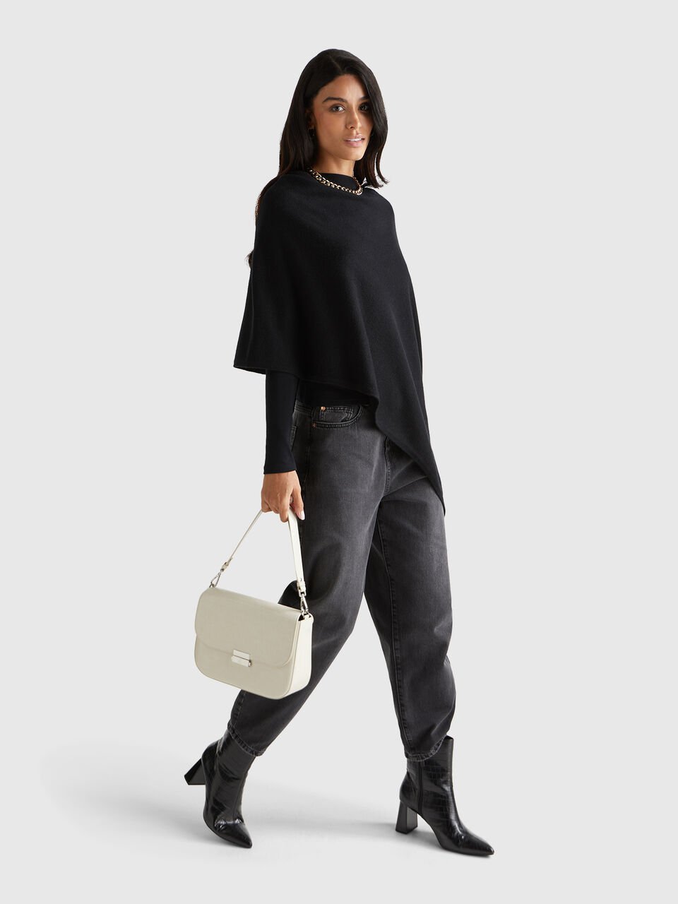 CAPE Women image number null