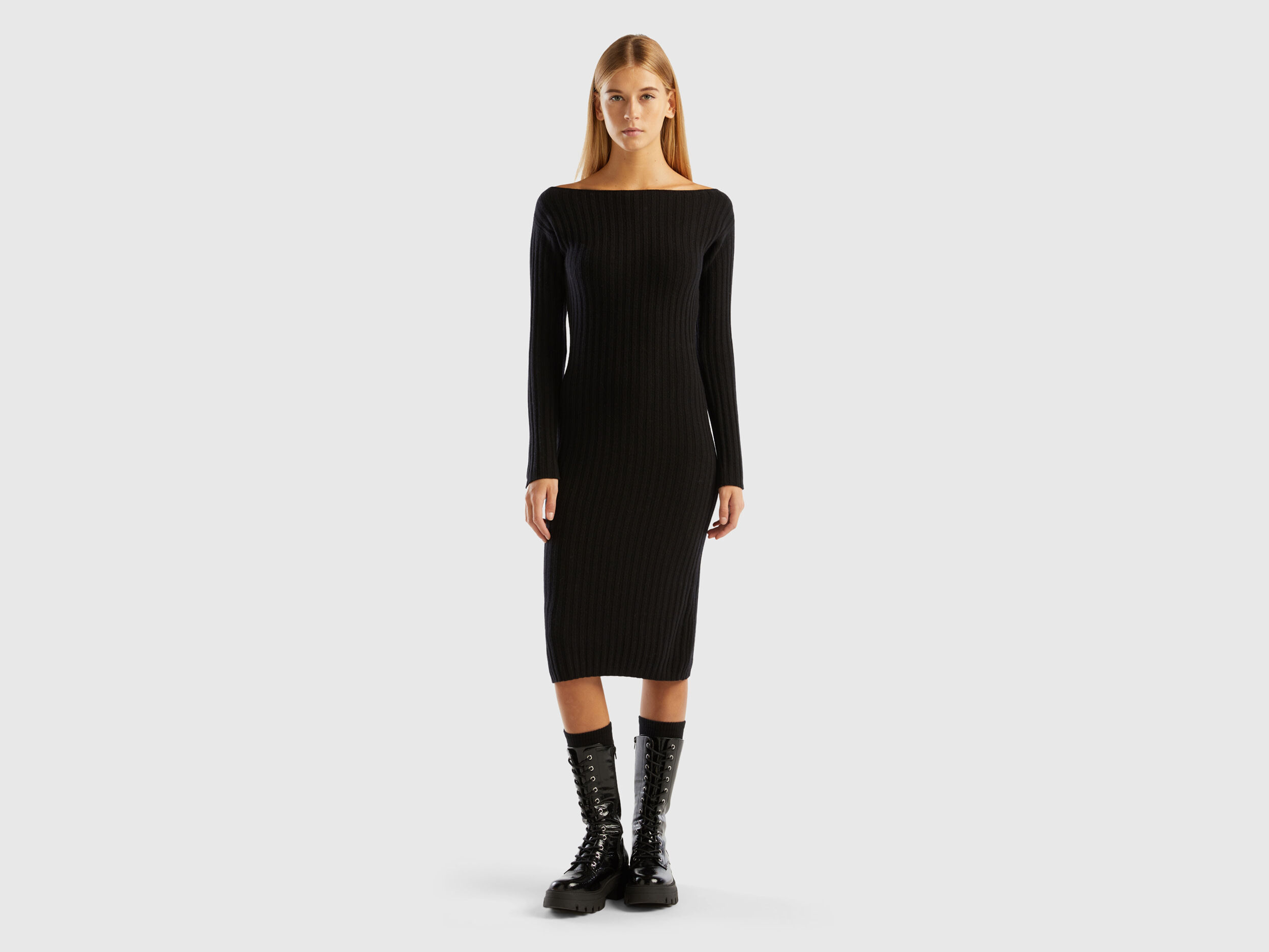 Knit dress with boat neck - Black | Benetton