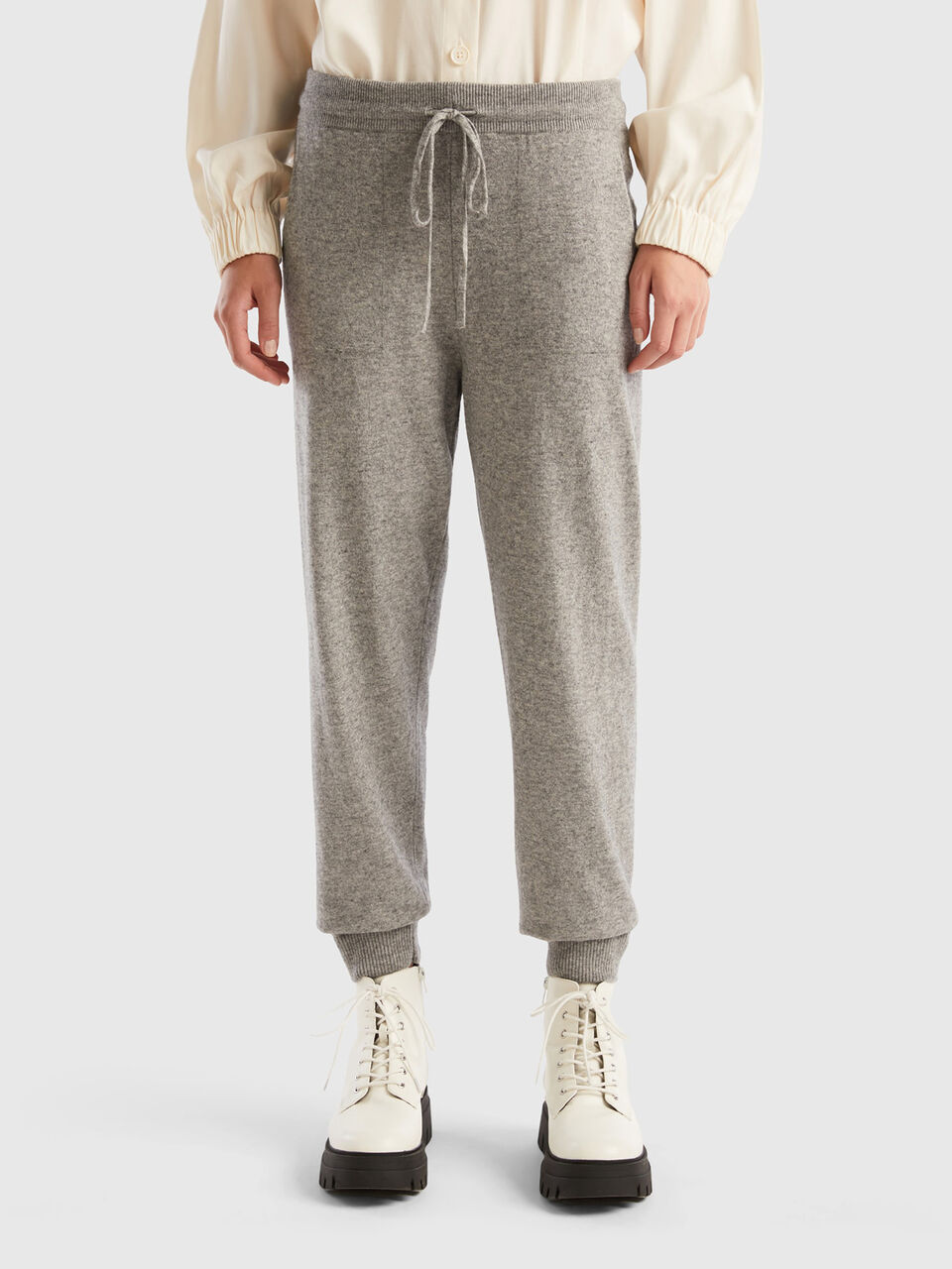 Gray sporty trousers in cashmere blend - Light Gray | Benetton