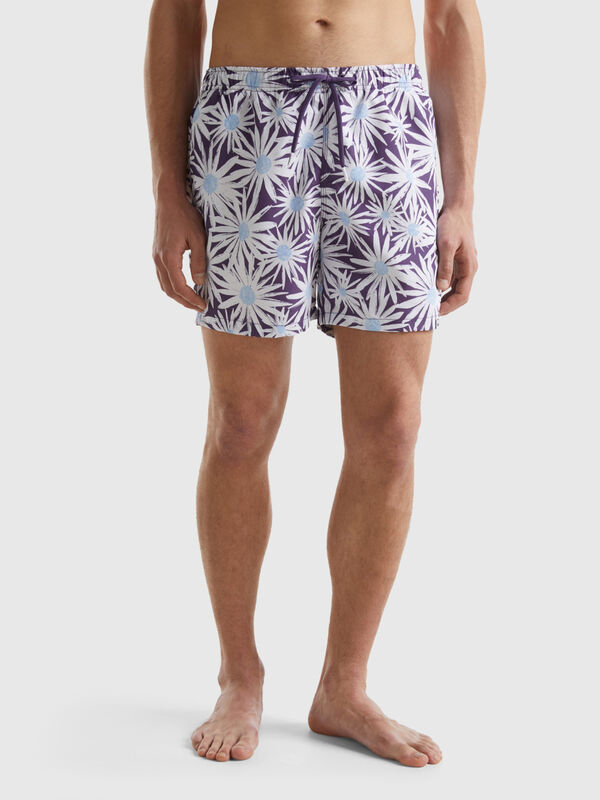 Swim trunks with tropical print Men