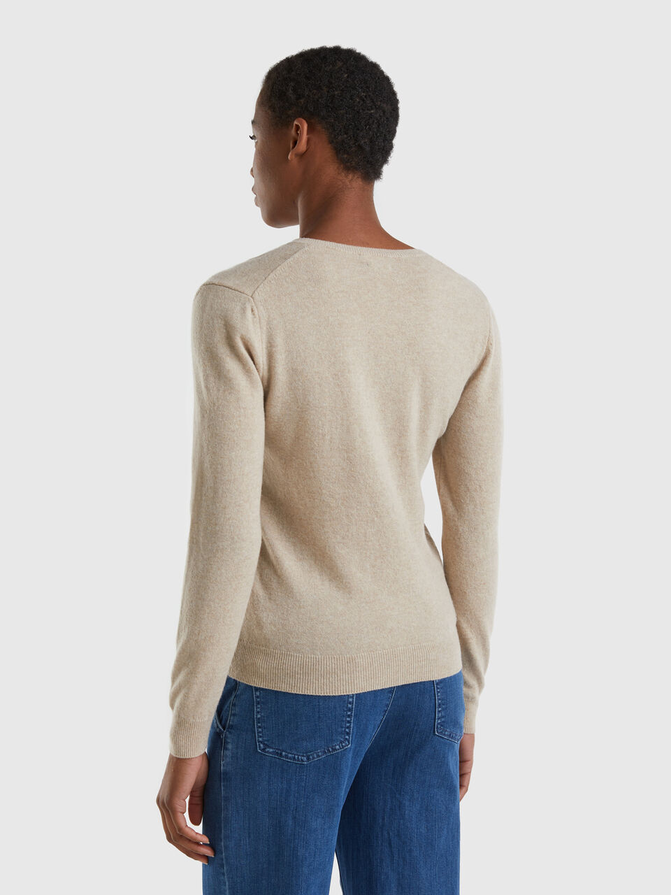 Cream V-neck sweater in pure Merino wool - Creamy White