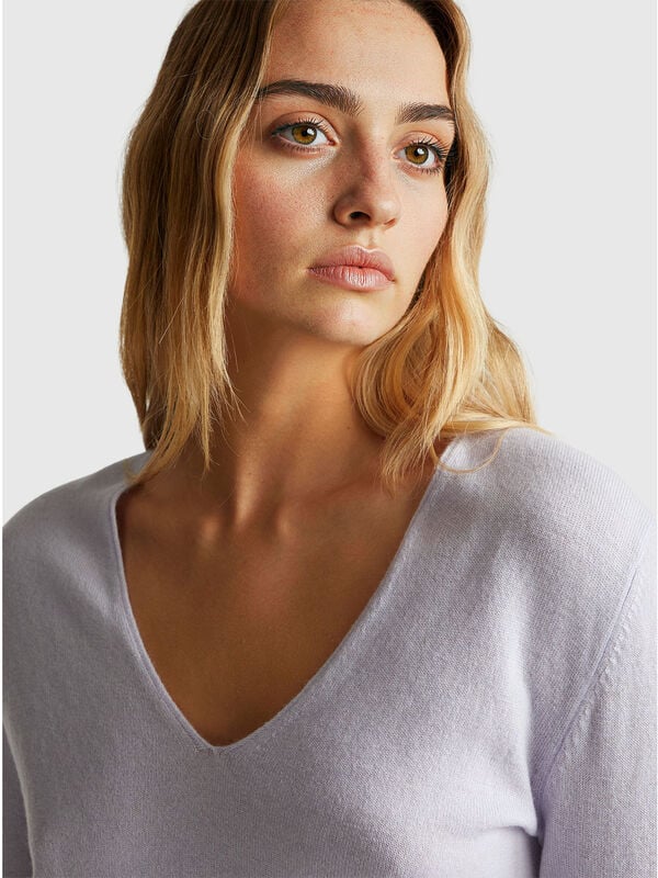 Lilac V-neck sweater in pure Merino wool Women