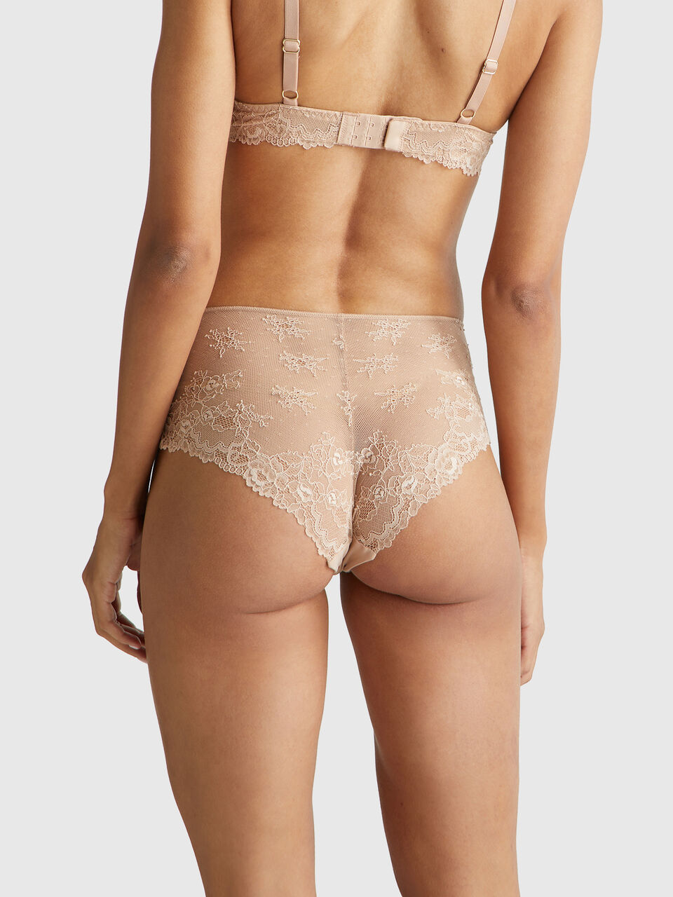 BRIEFS Women image number null