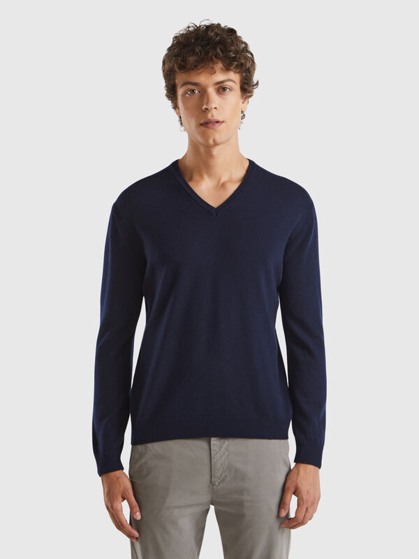 Dark blue V-neck sweater in pure Merino wool Men