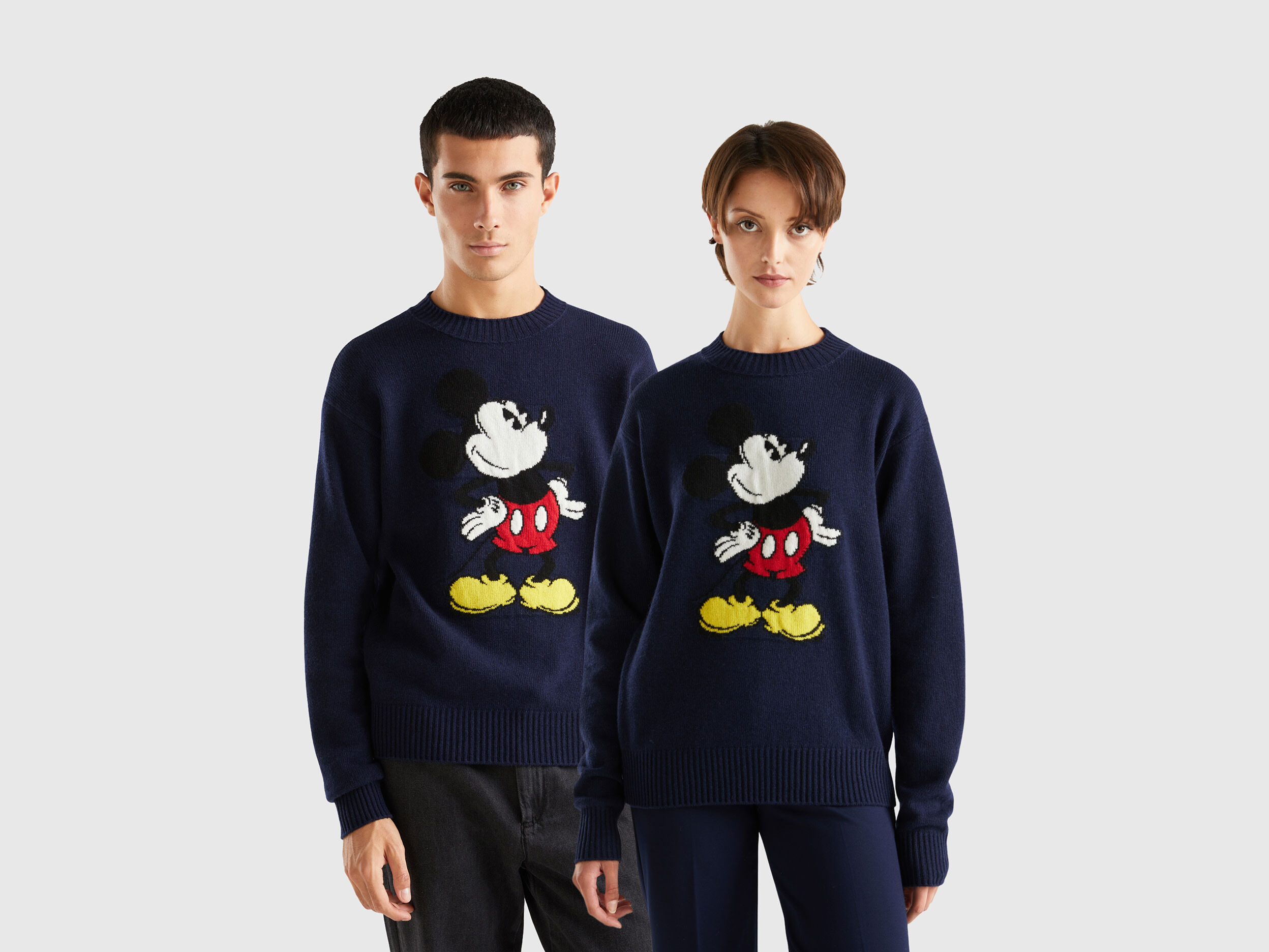 Mickey mouse sale sweater kind