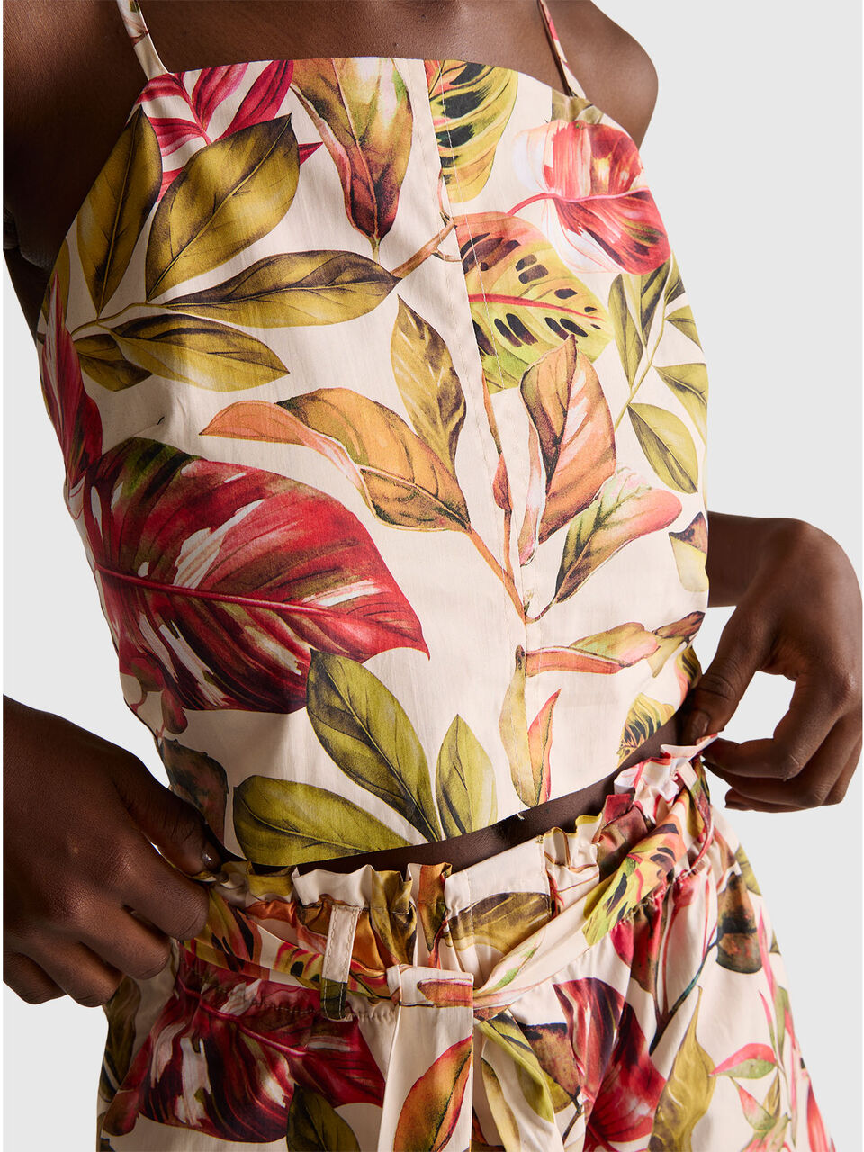 TOP Women image number null