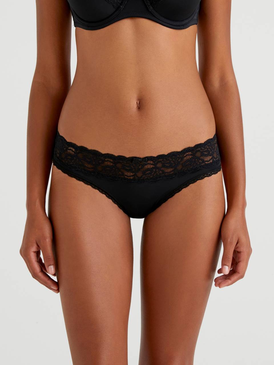 Benetton Stretch underwear with lace. 1