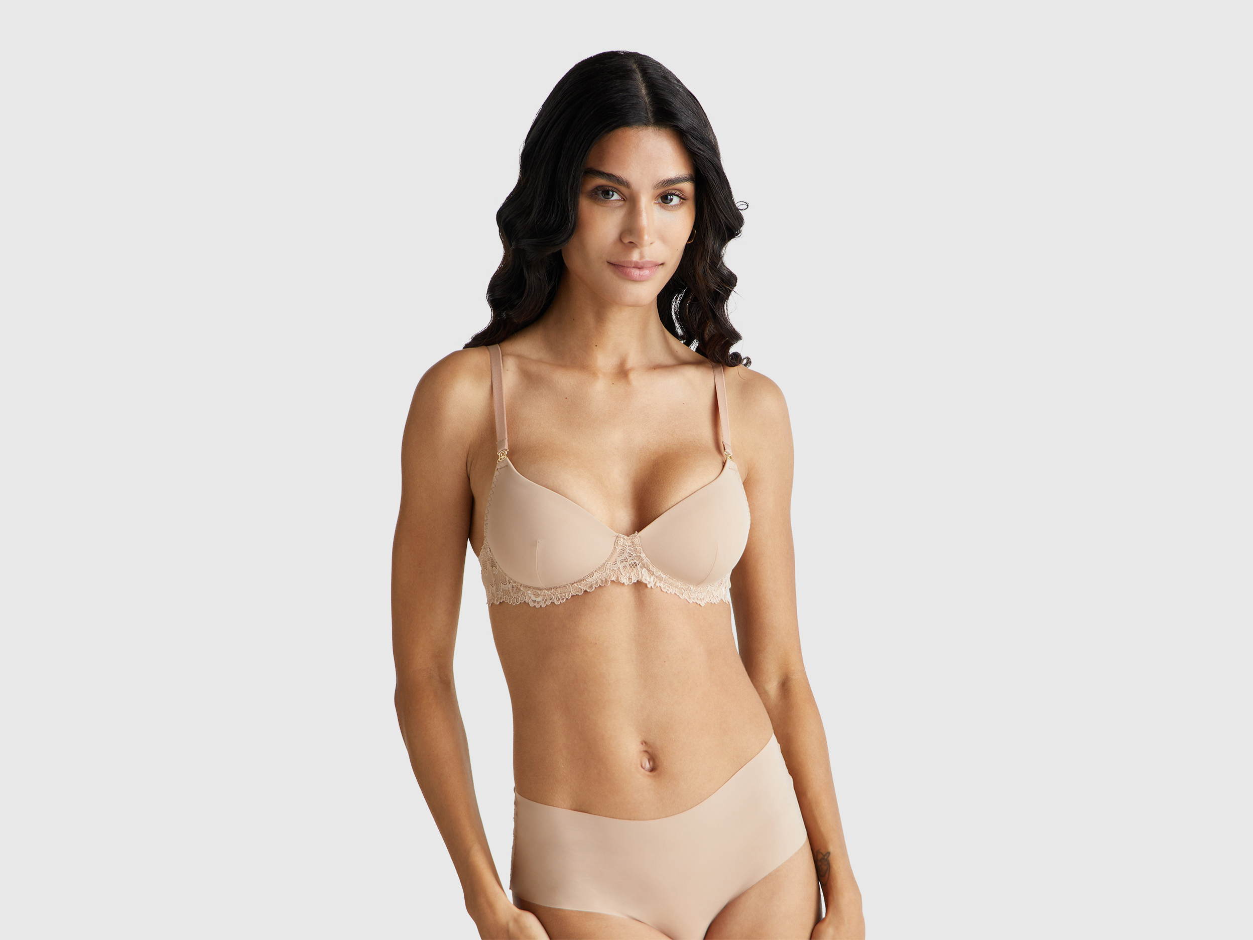 Padded bra with lace